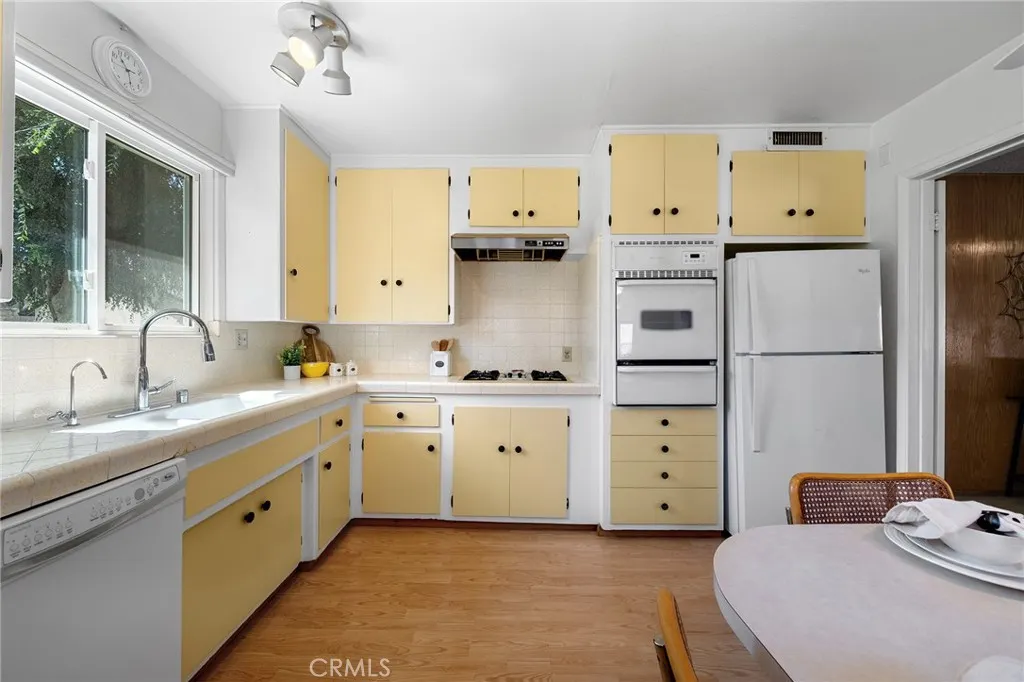 604 N Charter