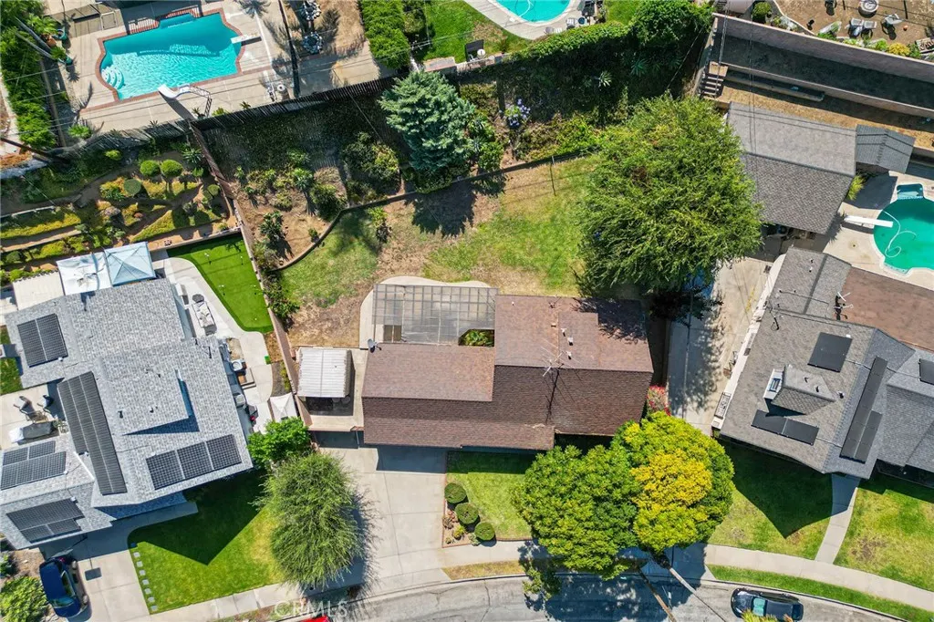 604 N Charter