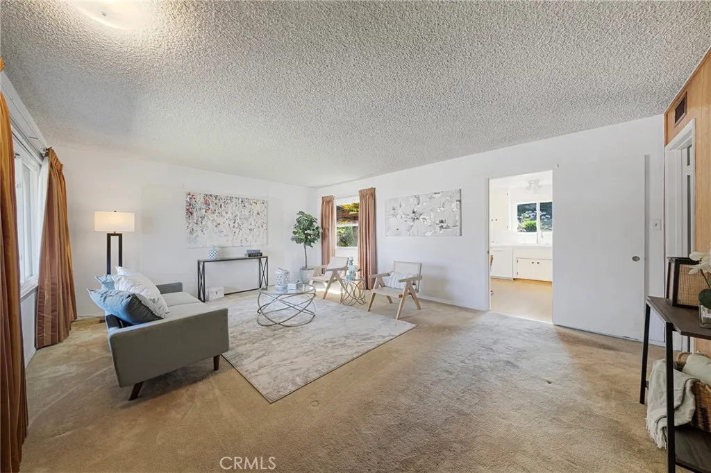 604 N Charter