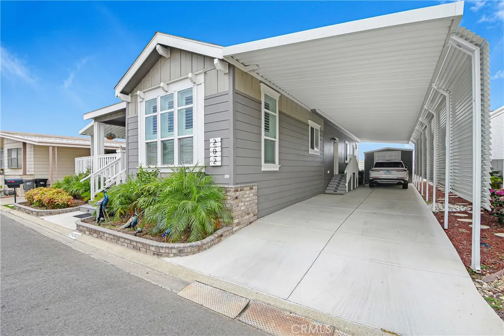 3800 Bradford #202