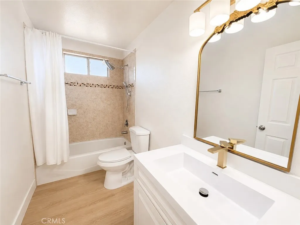 548 N Reservoir