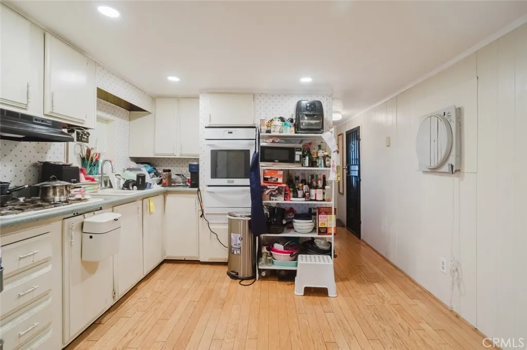 4400 Holt Boulevard #37
