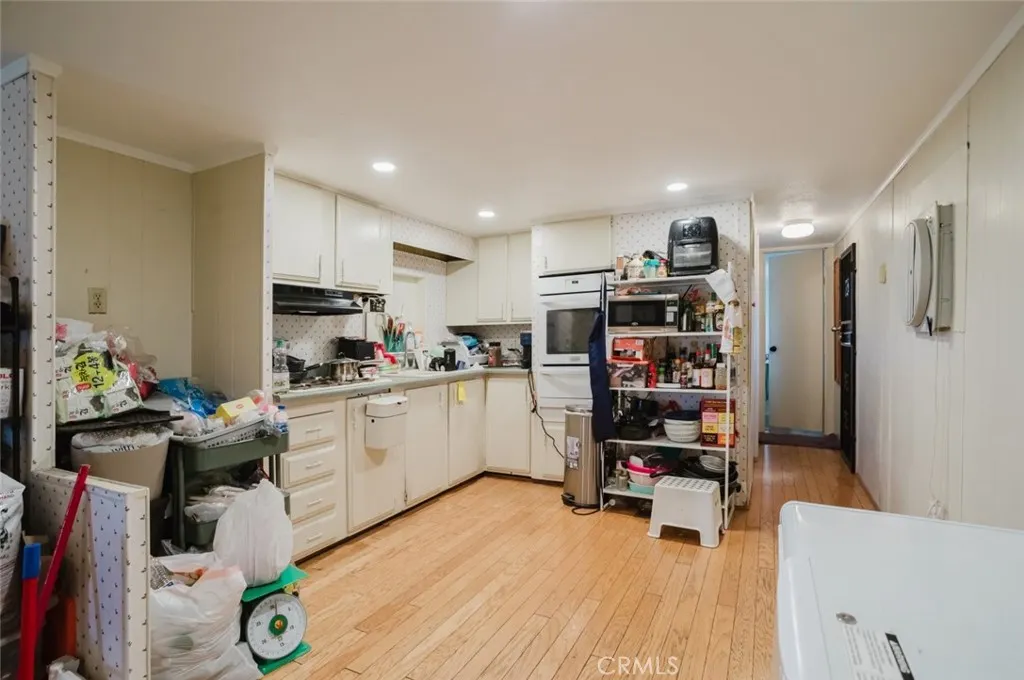 4400 Holt Boulevard #37