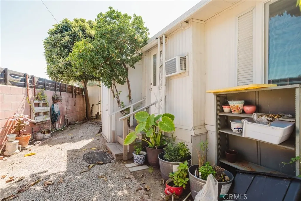 4400 Holt Boulevard #37
