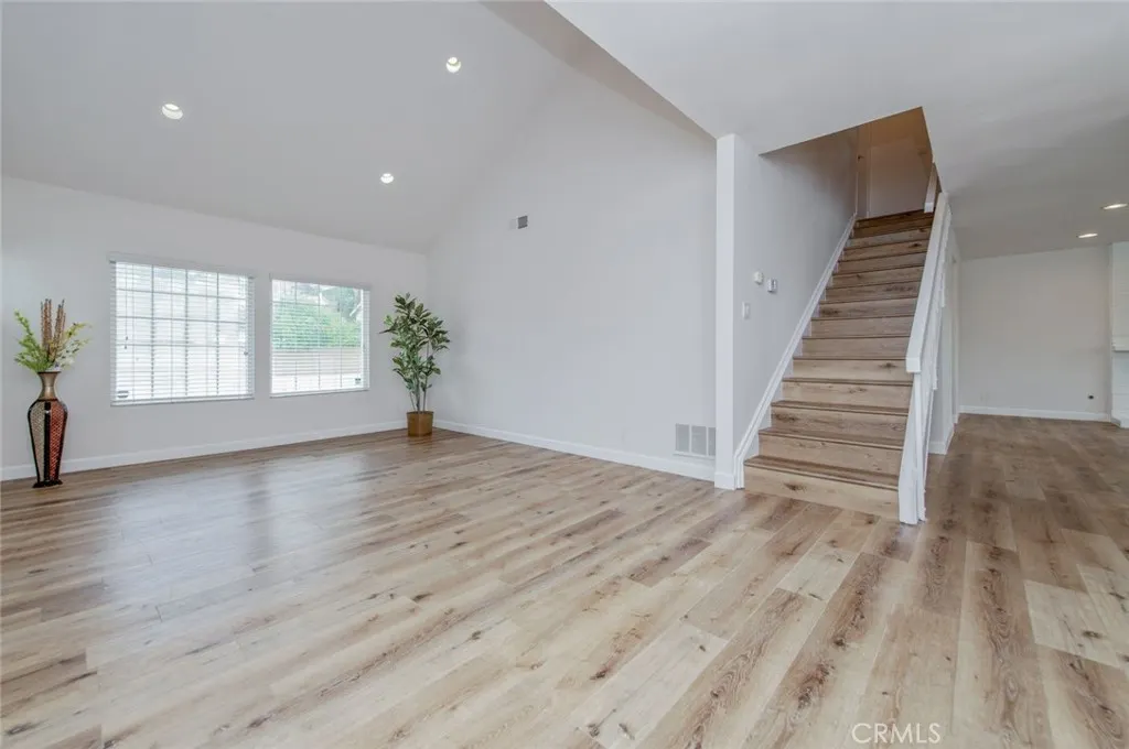 1441 Rolling Knoll Road