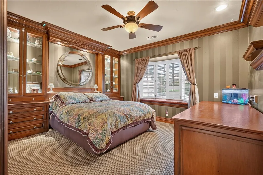 1455 Queen Summit