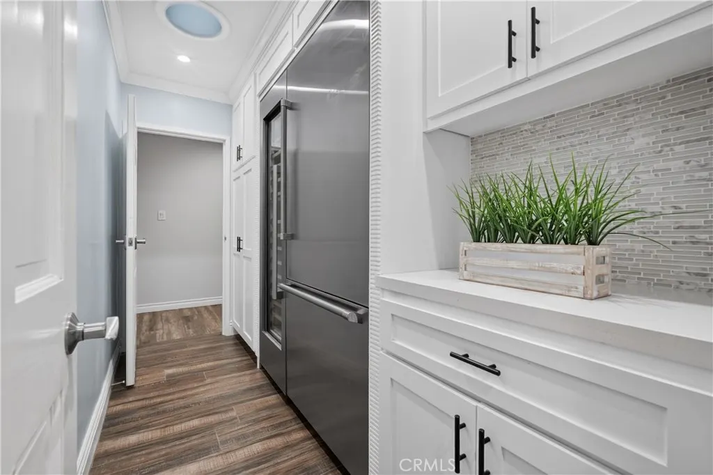 1455 Queen Summit