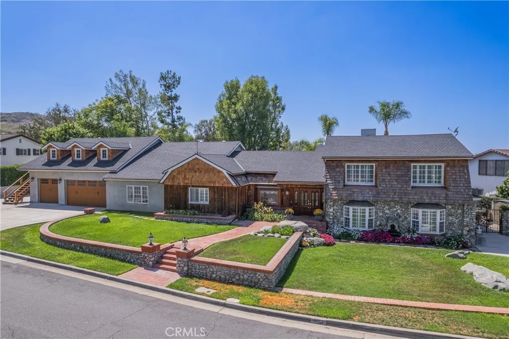 1455 Queen Summit