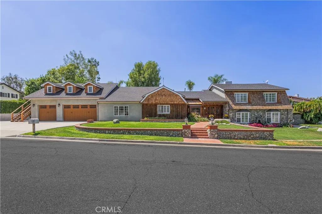 1455 Queen Summit