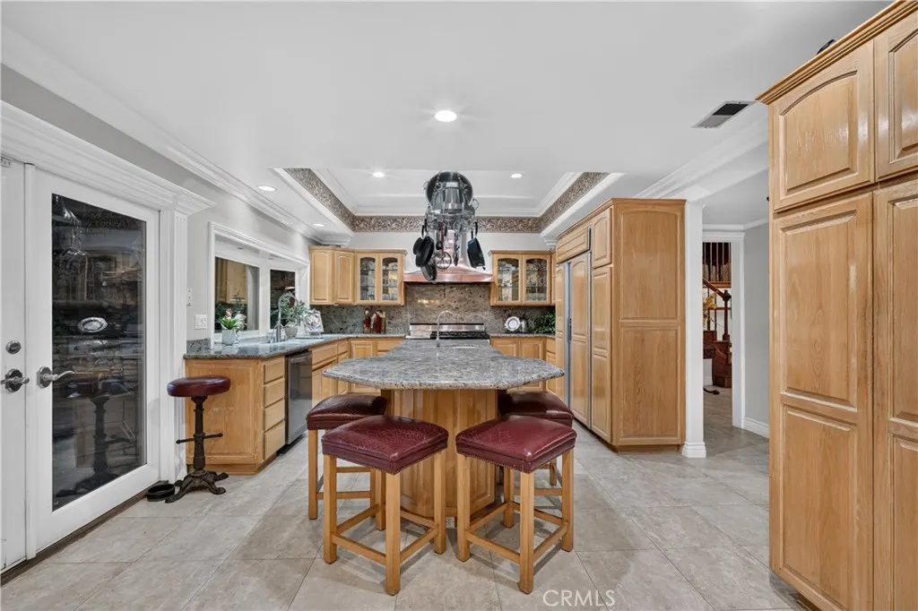1455 Queen Summit