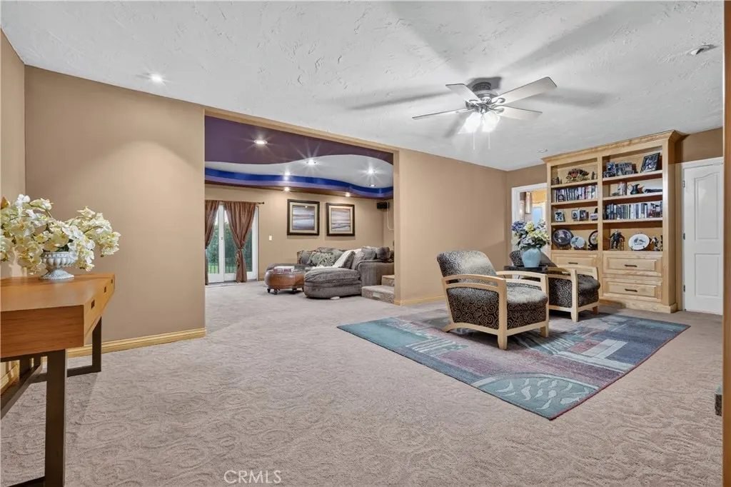 1455 Queen Summit