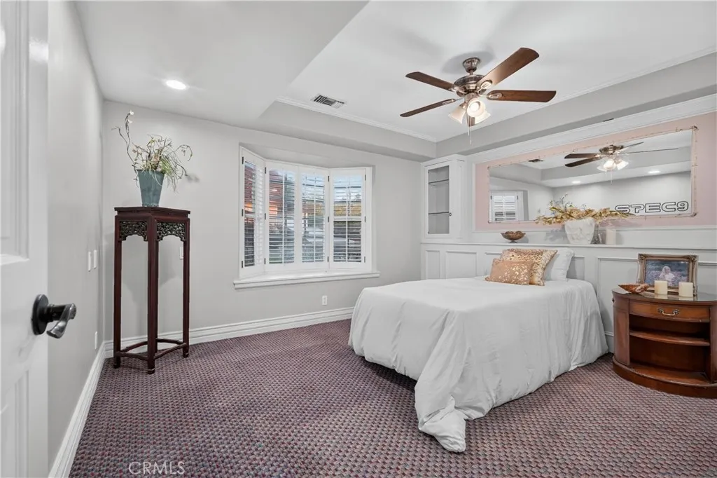 1455 Queen Summit