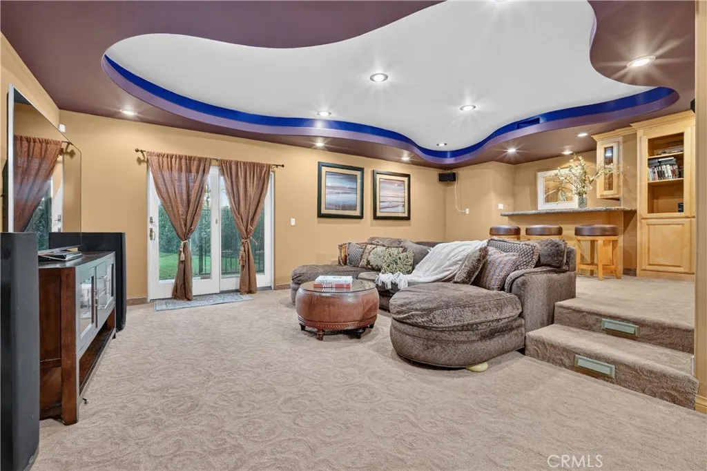 1455 Queen Summit