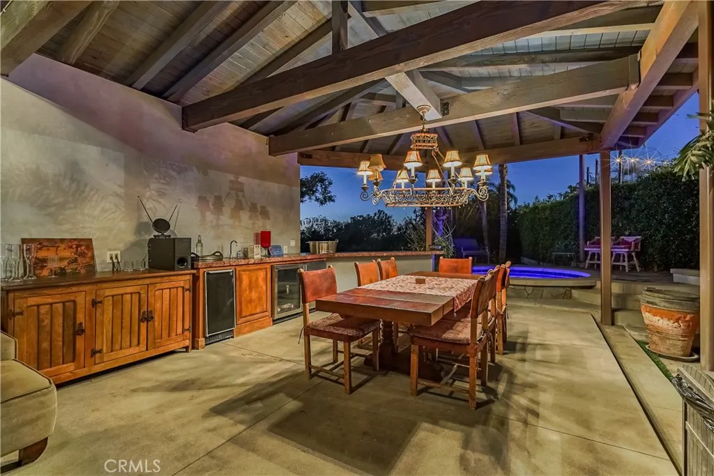 1455 Queen Summit