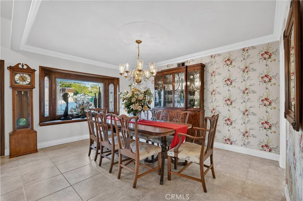 1455 Queen Summit