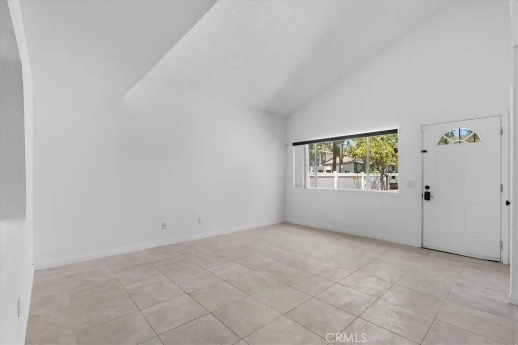 900 W Sierra Madre #44