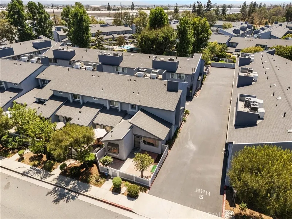 900 W Sierra Madre #44
