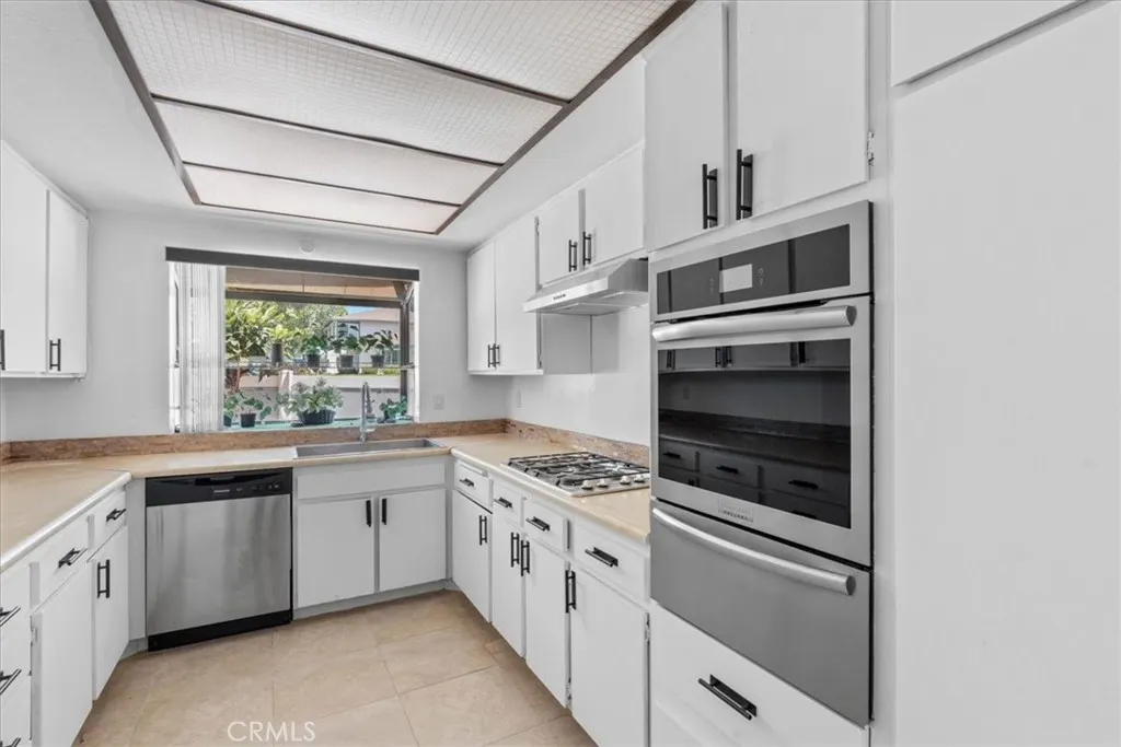 900 W Sierra Madre #44