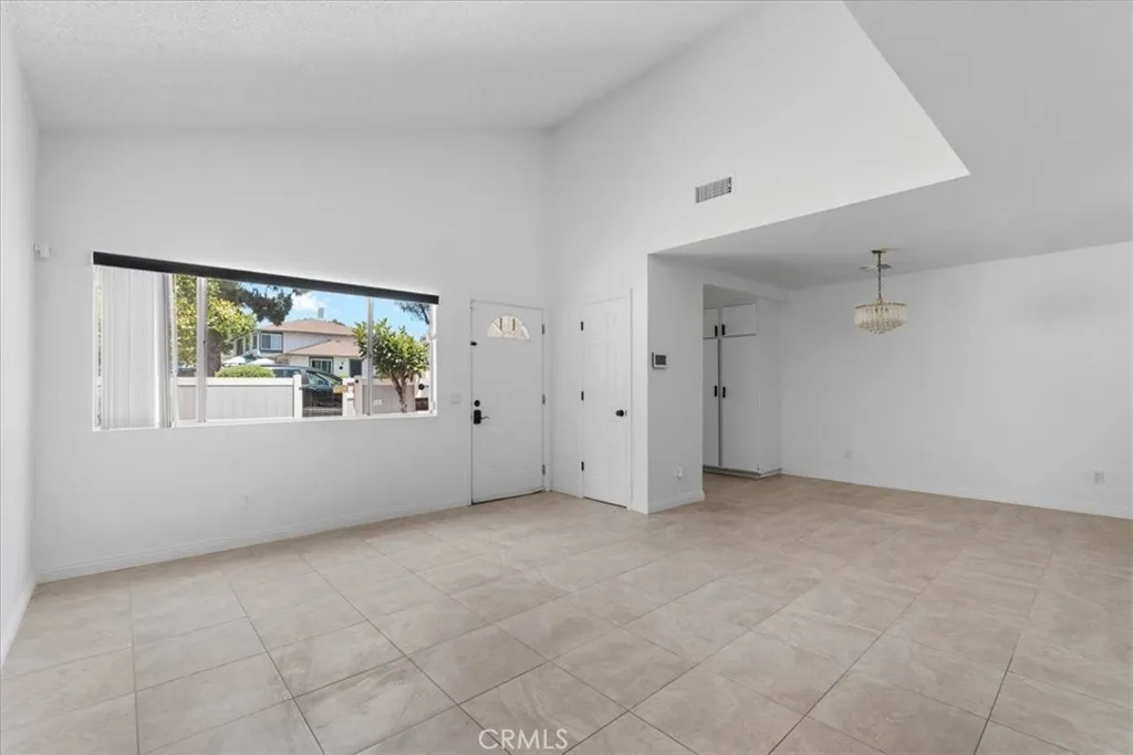 900 W Sierra Madre #44