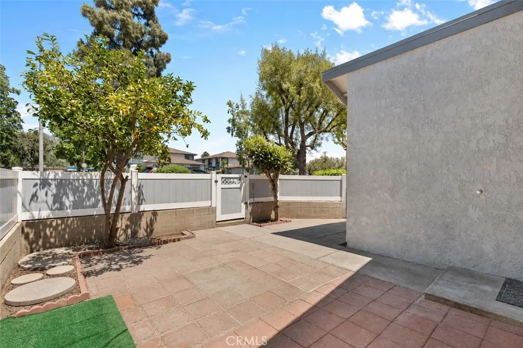 900 W Sierra Madre #44