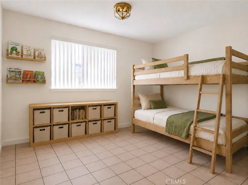 127 E Juanita