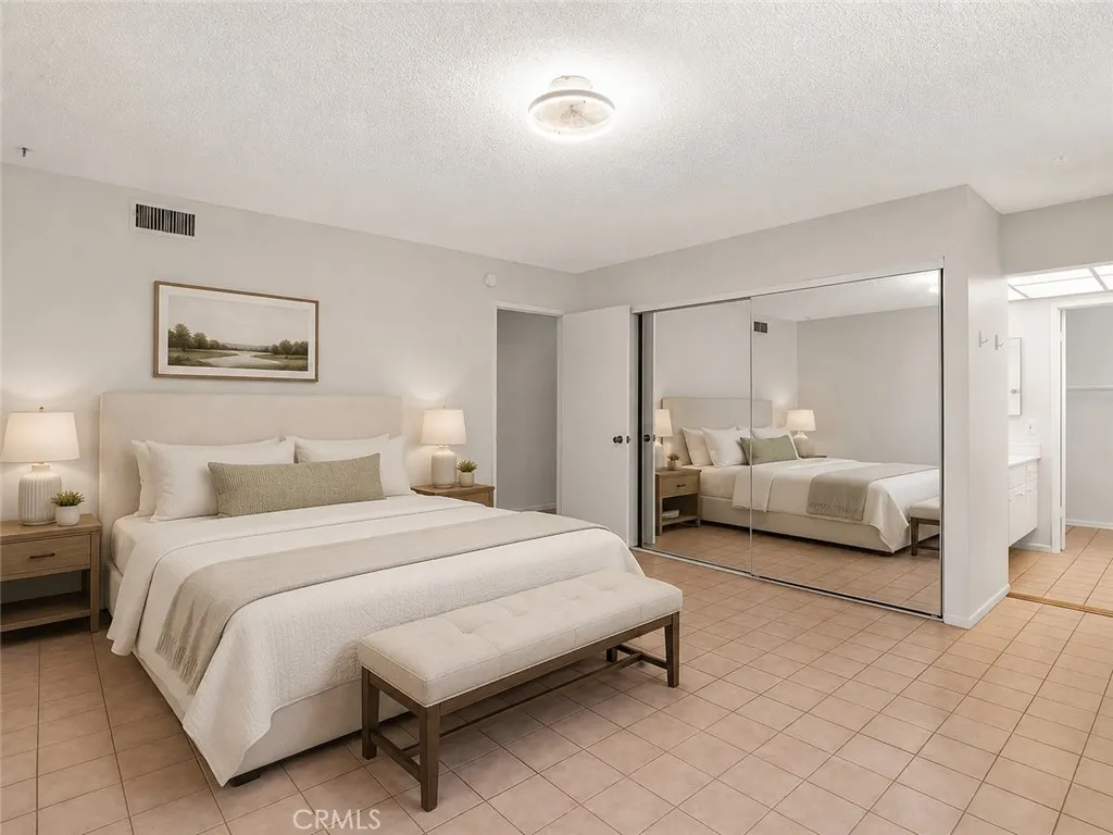 127 E Juanita