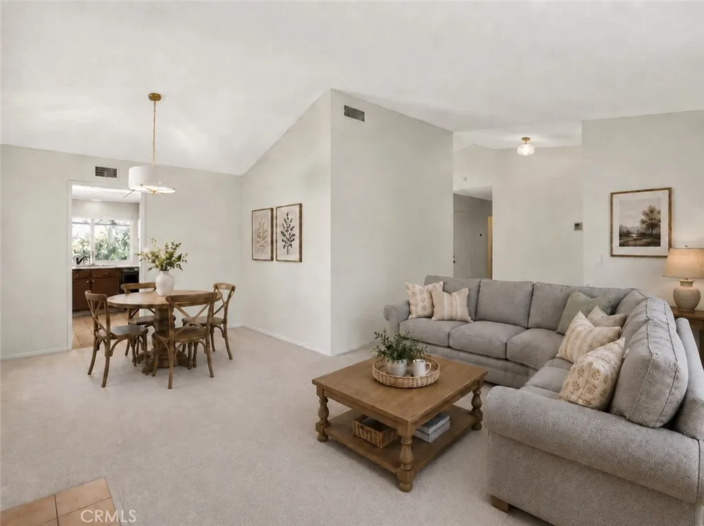 127 E Juanita