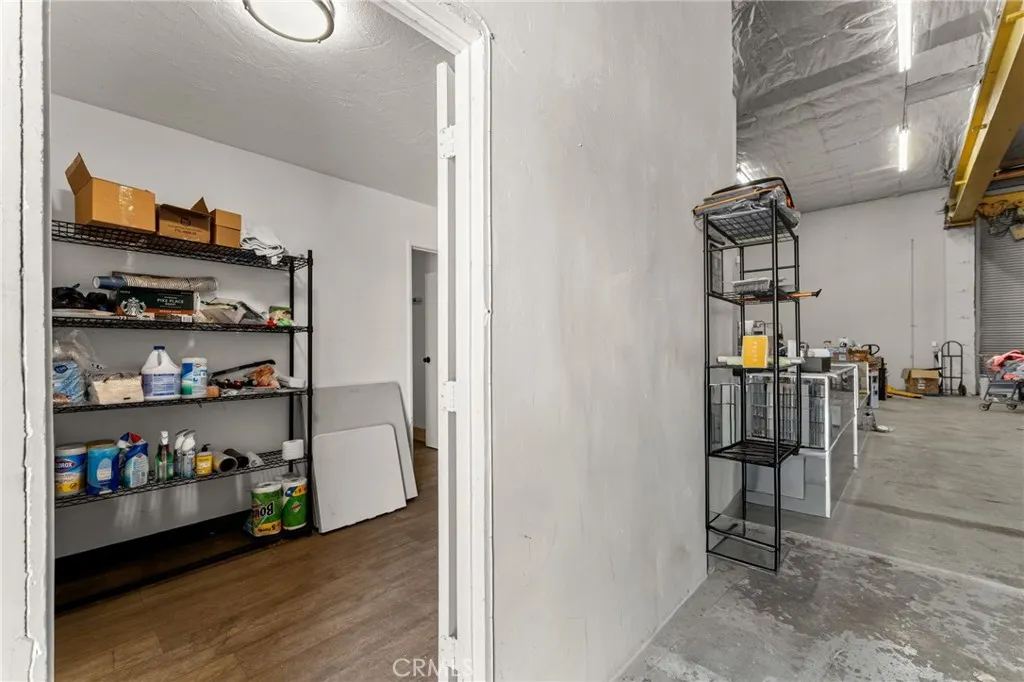 960 W 1st