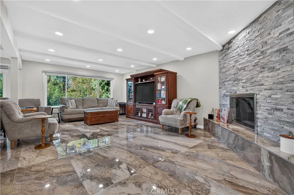 2484 Cameron Avenue