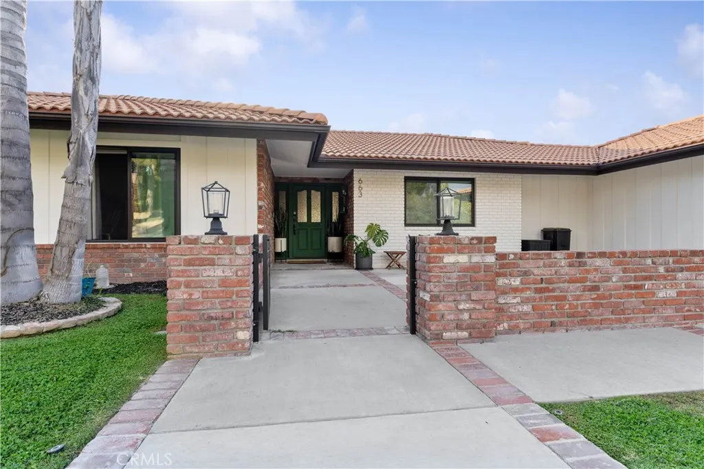 663 S Rancho Simi