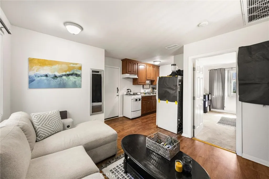 1451 ,1455 3rd Street