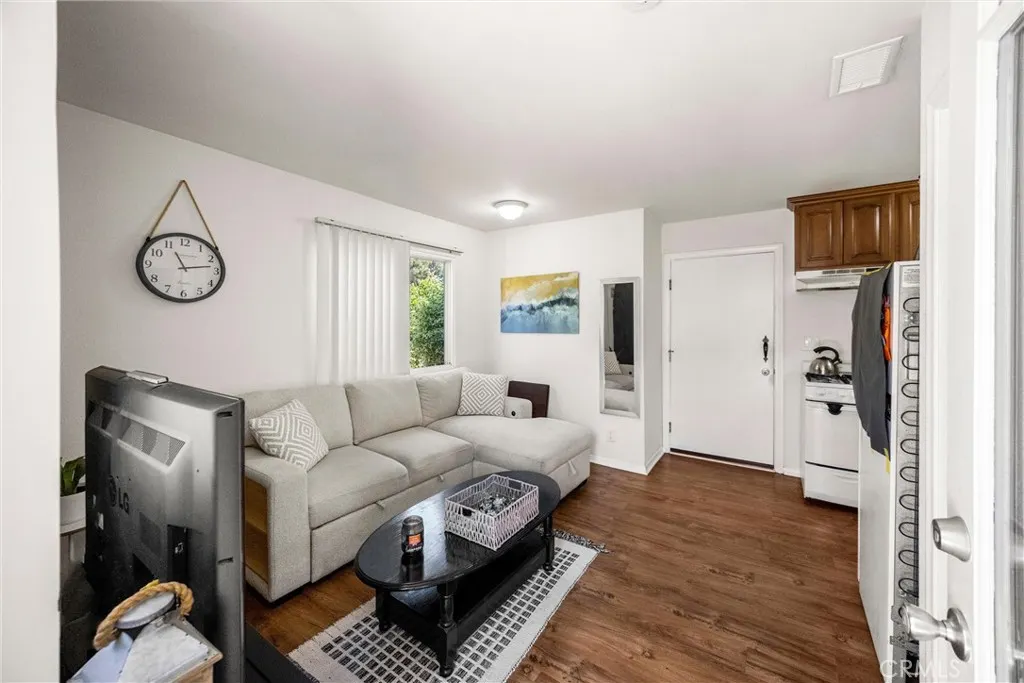 1451 ,1455 3rd Street