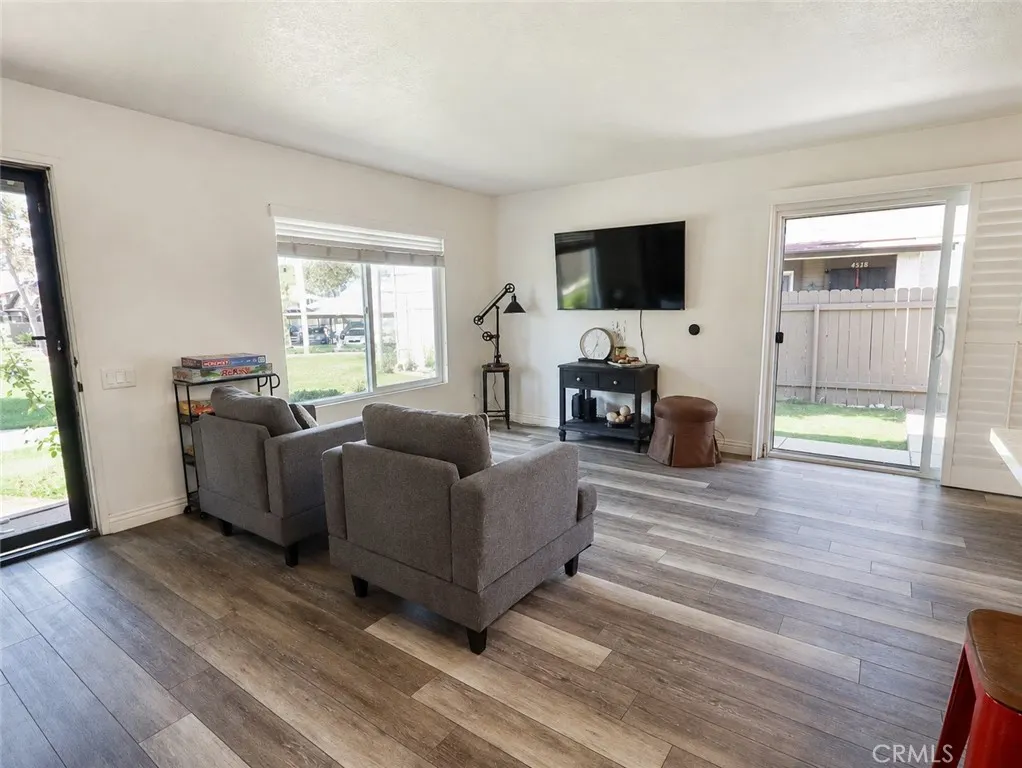 4542 Yosemite Drive