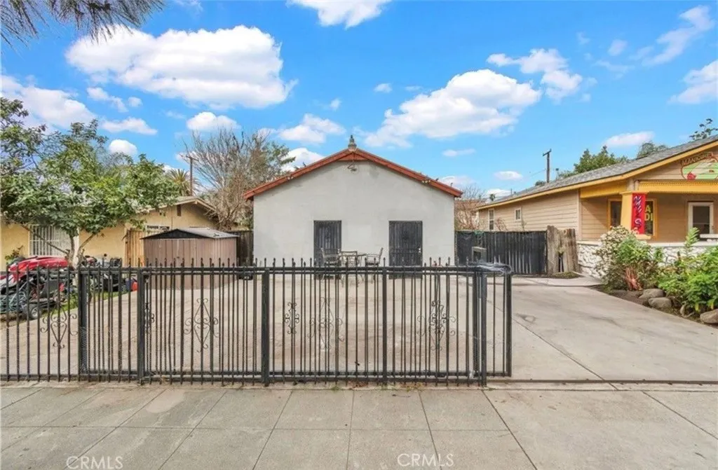 1151 W Mission