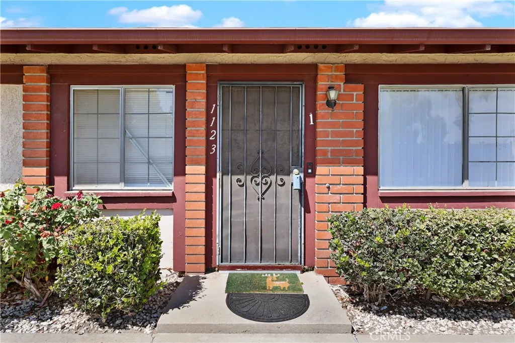 1123 W Sierra Madre Avenue #1