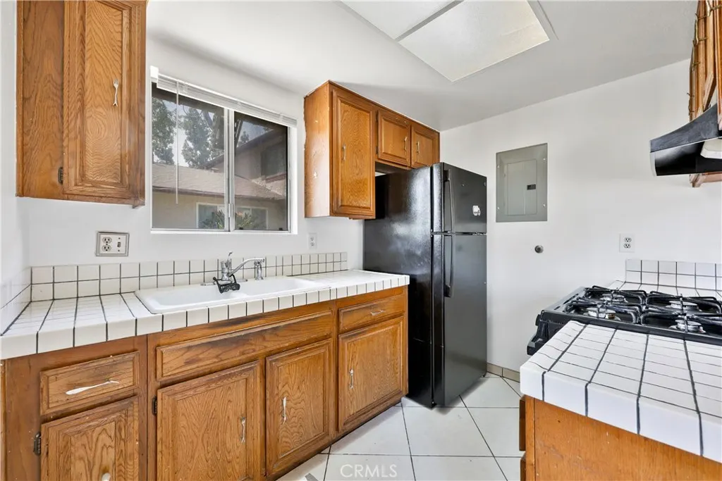 1123 W Sierra Madre Avenue #1