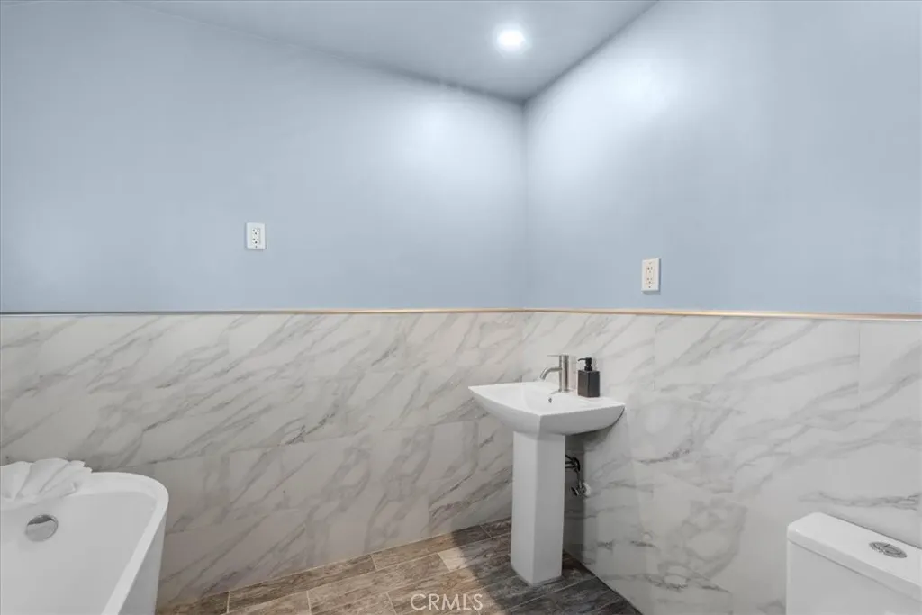 4336 Walnut #E
