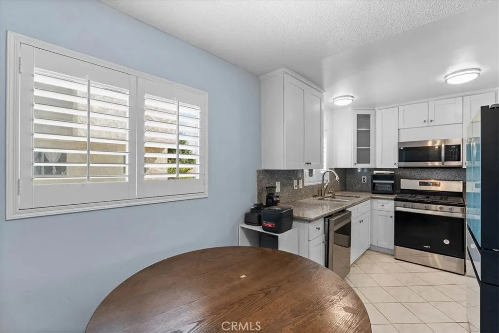 4336 Walnut #E