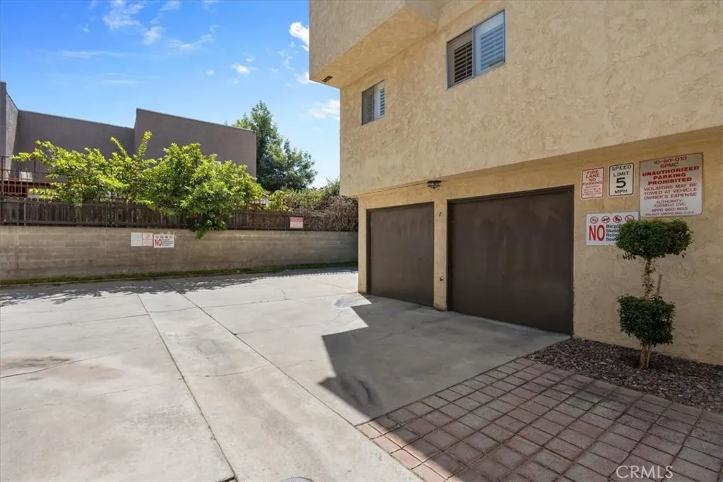 4336 Walnut #E