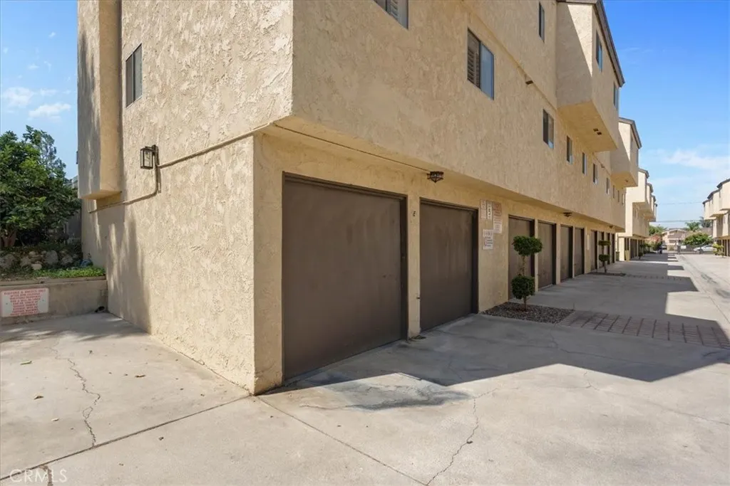 4336 Walnut #E