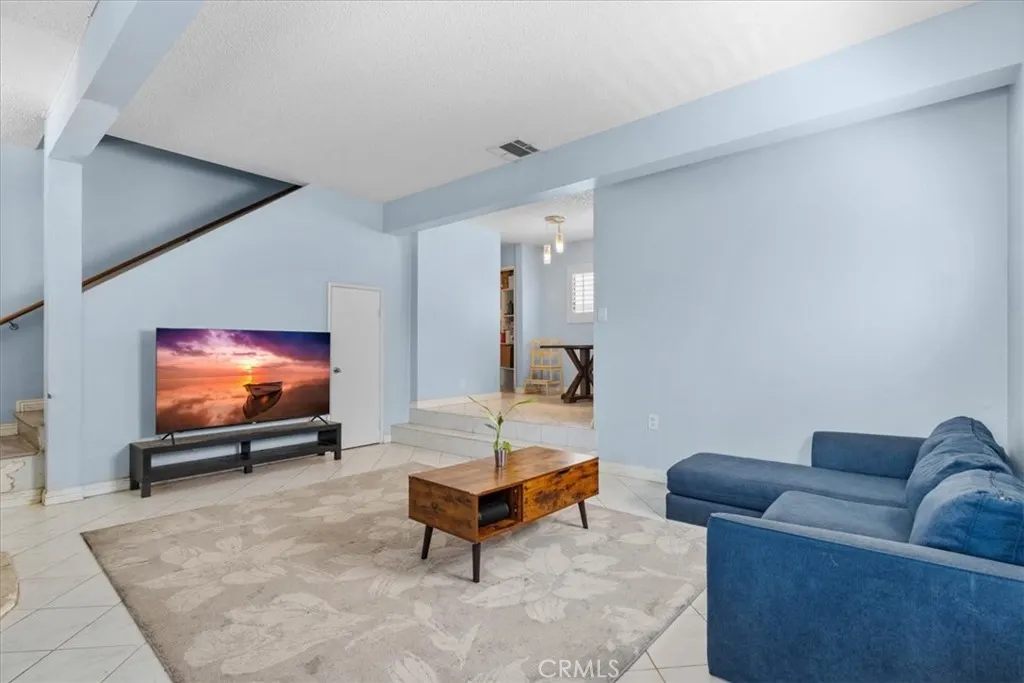 4336 Walnut #E