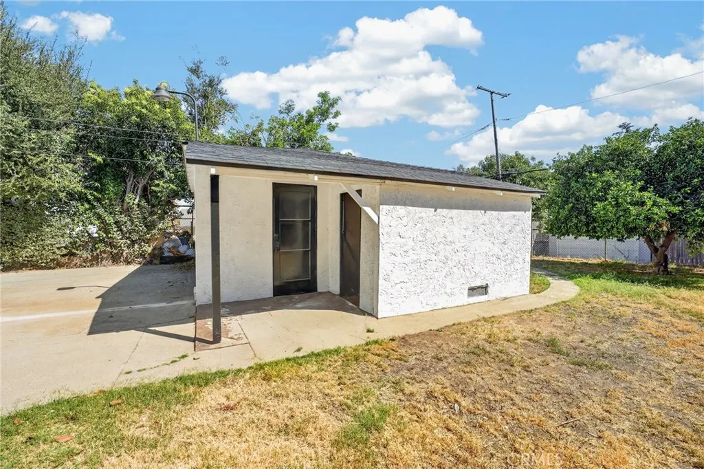 268 W Willow