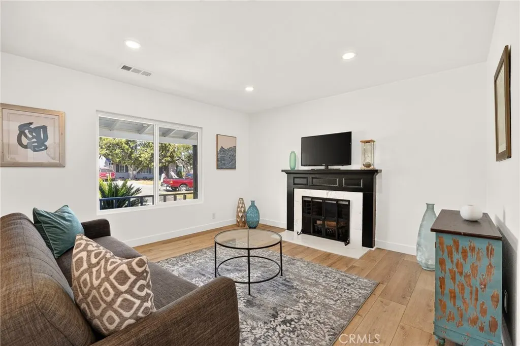 268 W Willow