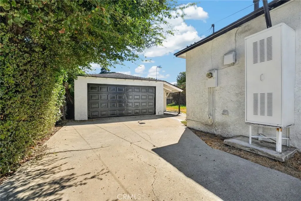 268 W Willow