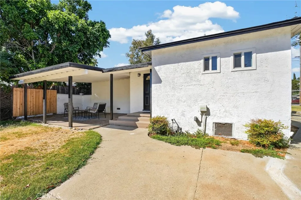 268 W Willow