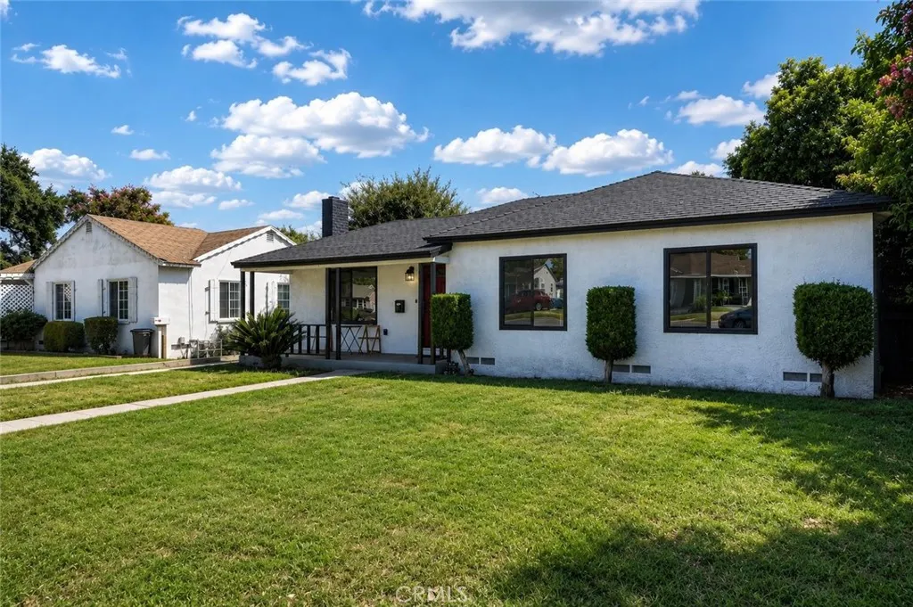 268 W Willow