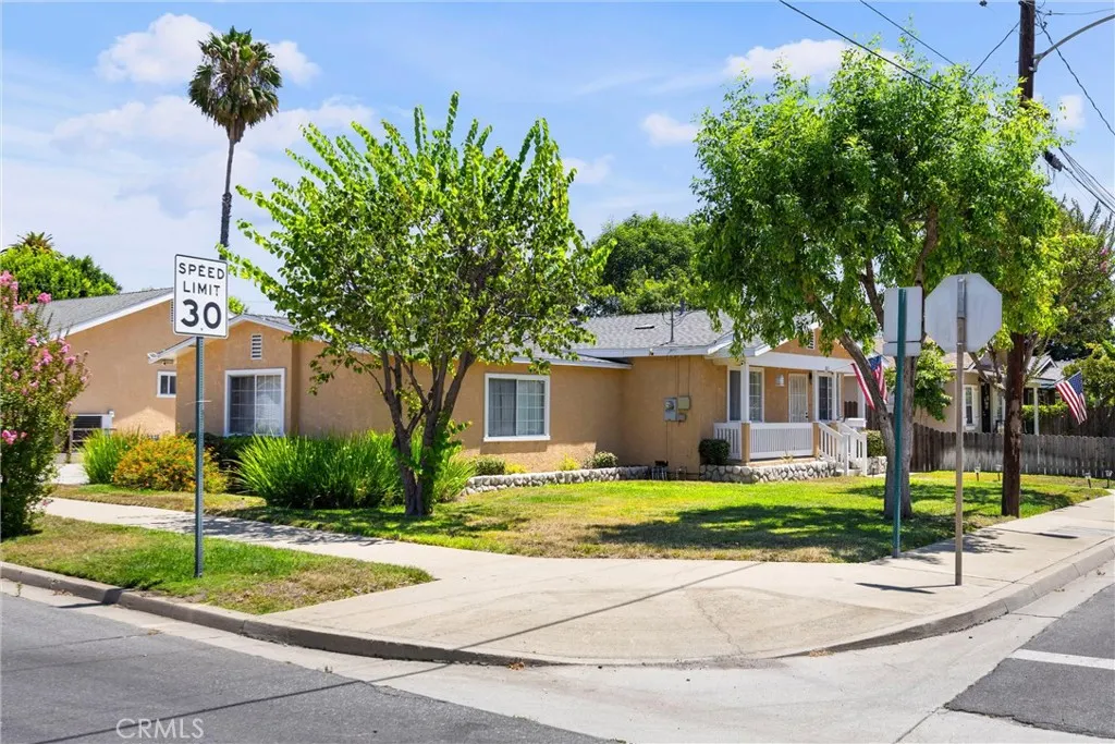 1813 2114 1St, A Street