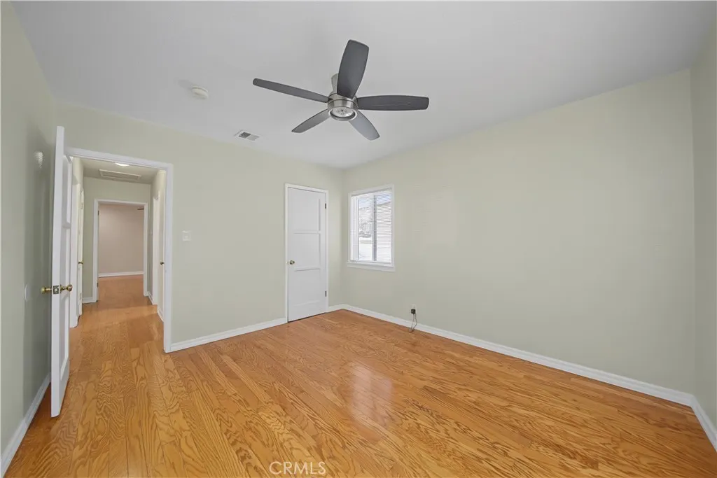 1107 E Larkwood