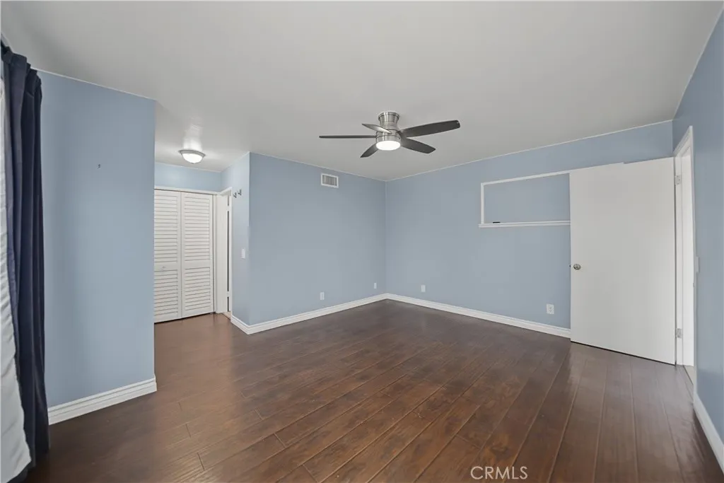 1107 E Larkwood