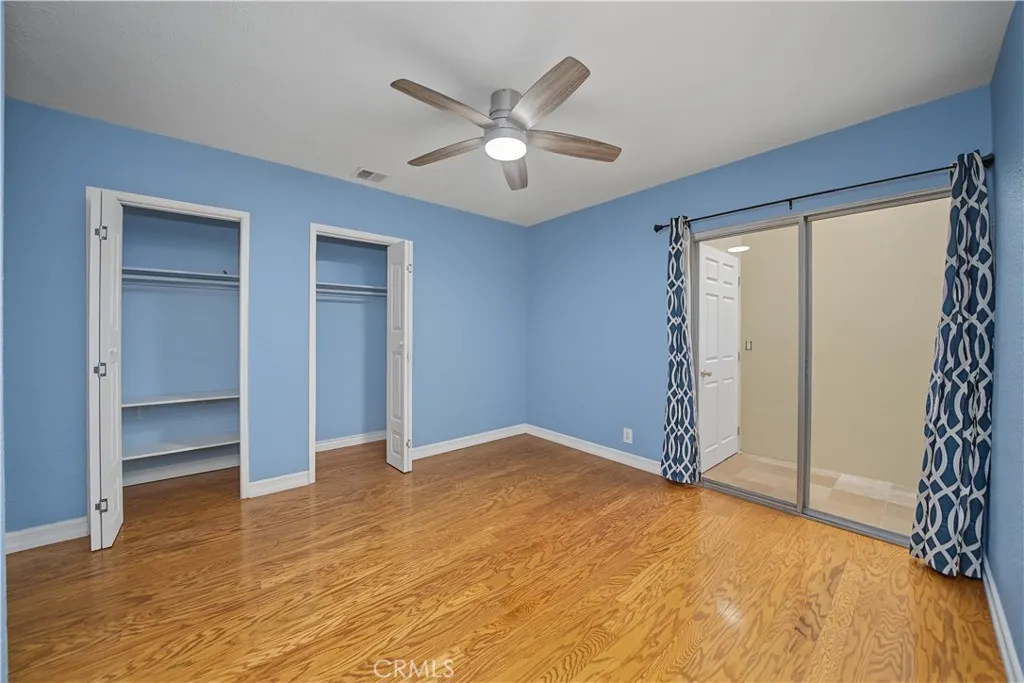 1107 E Larkwood